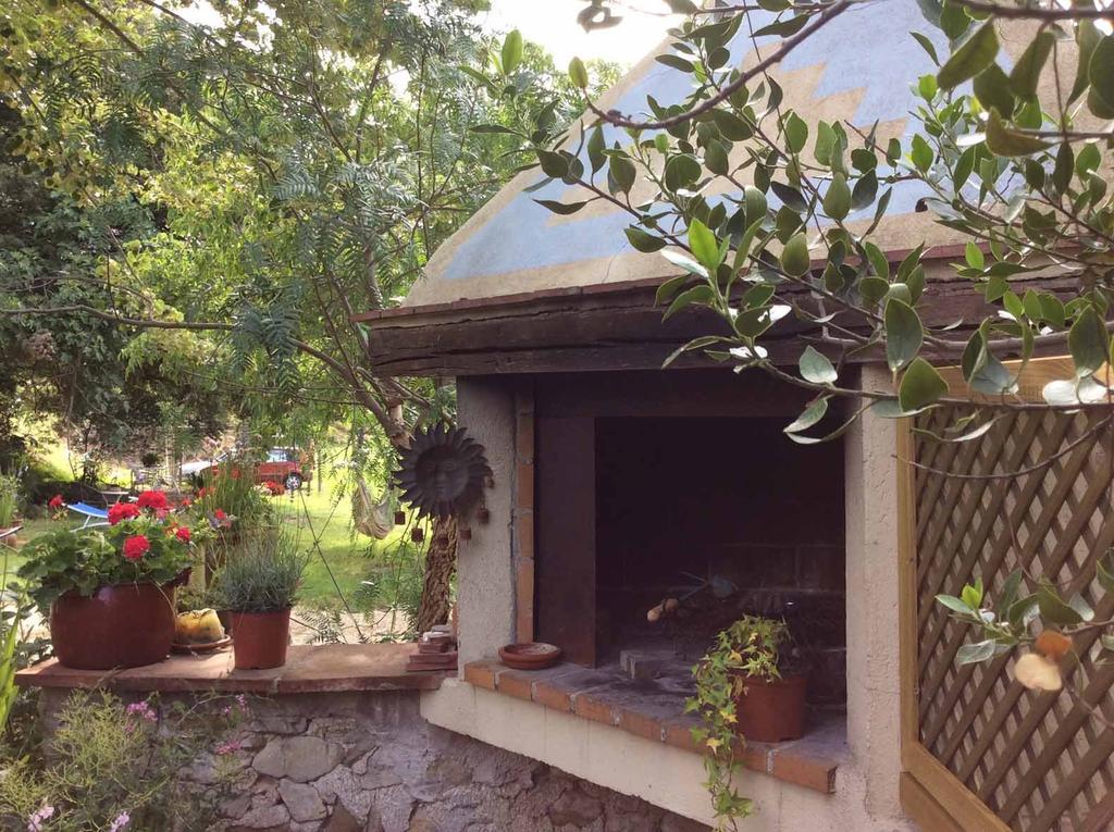 La Casanova De Beuda Villa Exterior photo